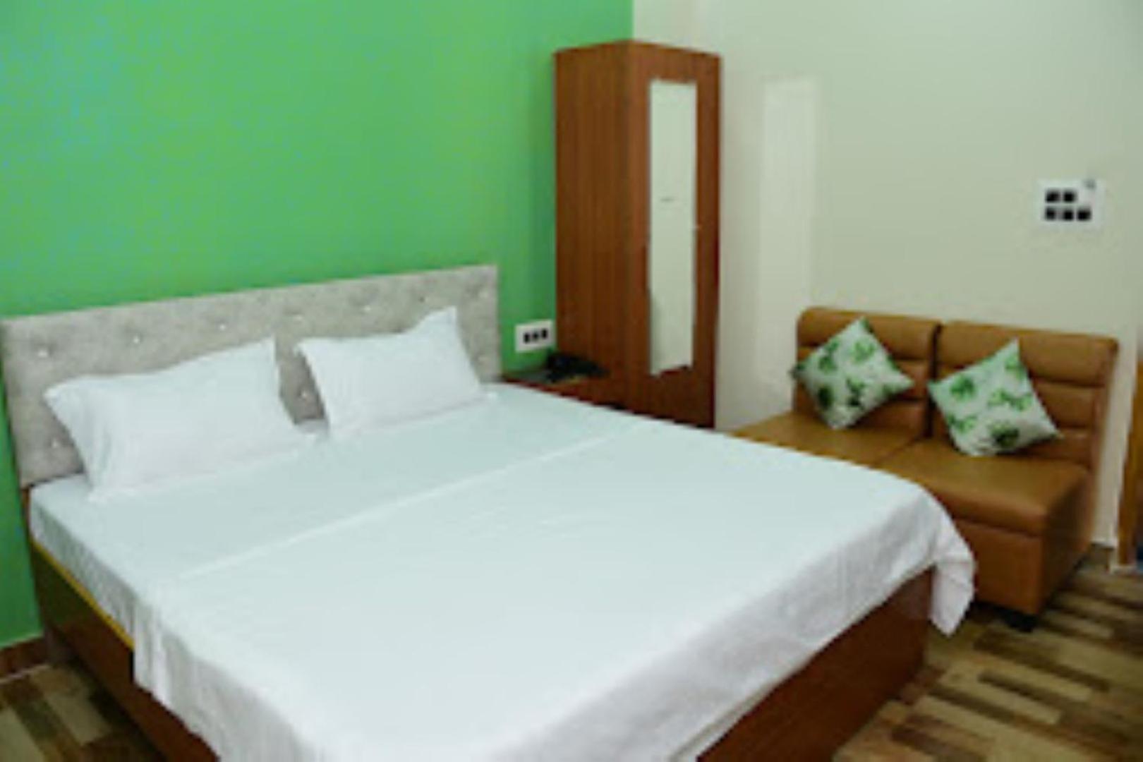 Hotel Renu Paradise , Ayodhya Exterior foto